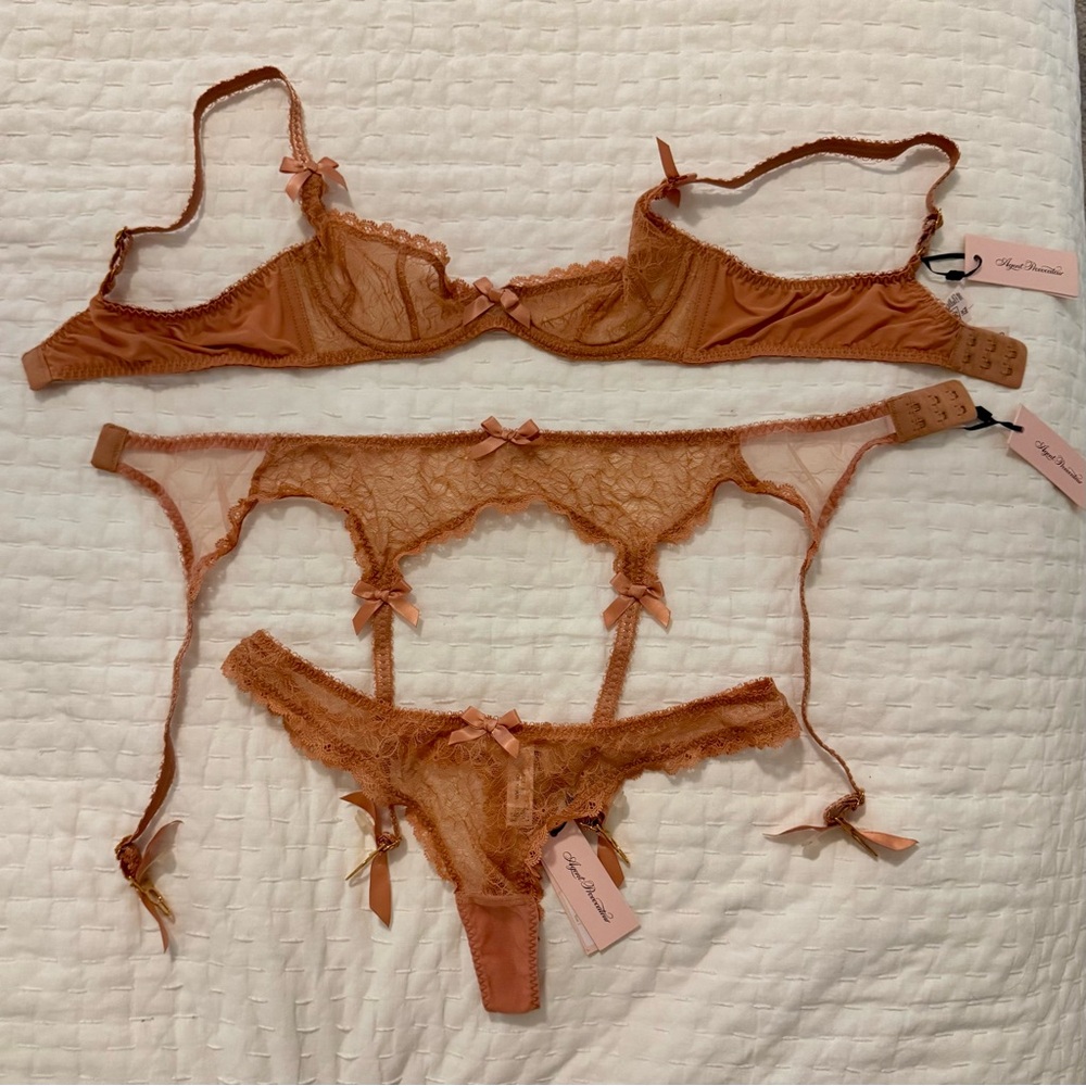Agent Provocateur Aliza Bra, Suspender & Thong - Picture 9 of 12
